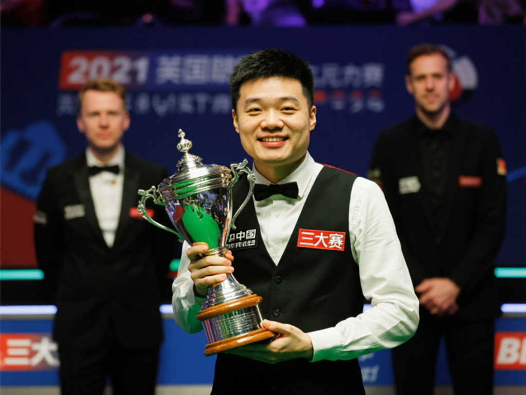 🏆赵心童加冕新科世锦赛冠军，捧杯荣耀时刻！